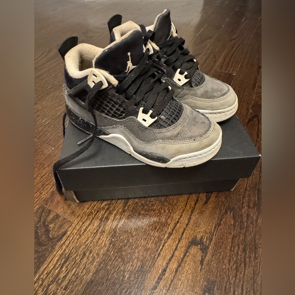 🔥 Air Jordan 4 Retro Sneakers - 11C 🔥
